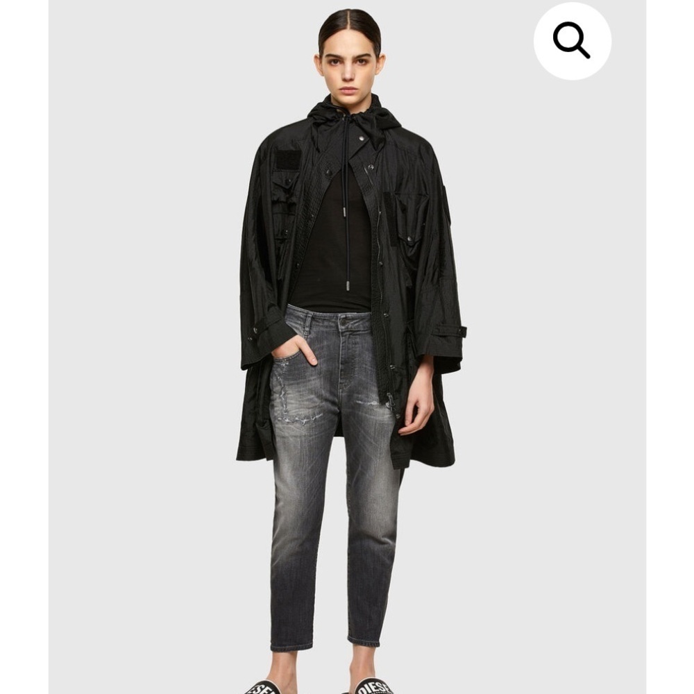 Diesel Fayza Black and Gray Women's Cropped Jeans. Slightly distressed.